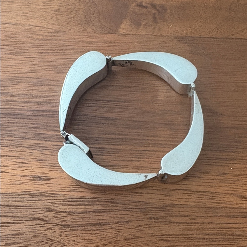 Gorgeous Sterling Silver Mexican Design. Aprox 6.5”